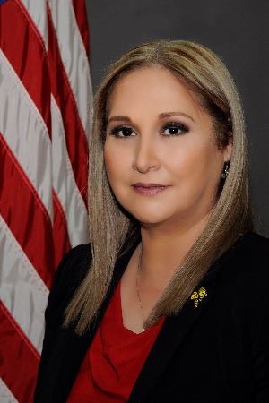 Esmeralda Moya, Mayor
